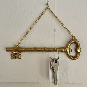 Vintage Brass Key Hanger ✨🔑